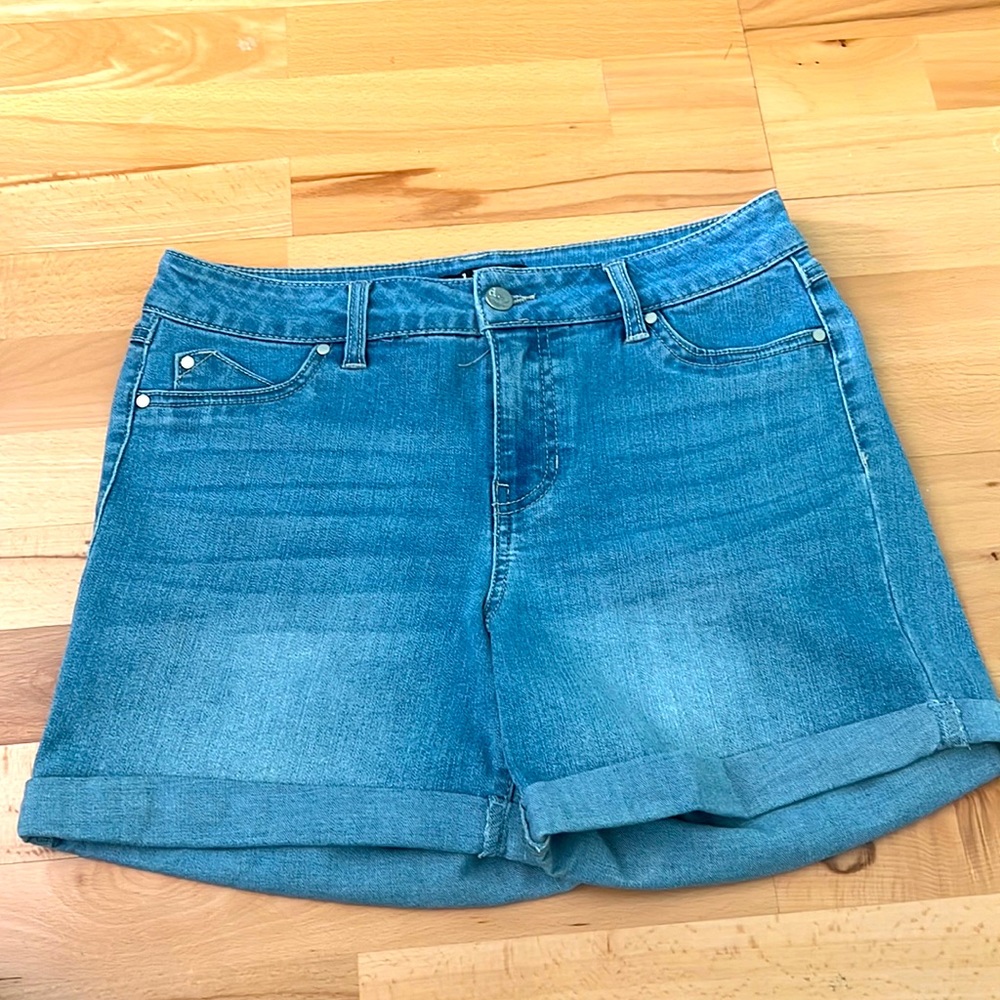 D.Jeans light wash denim shorts
